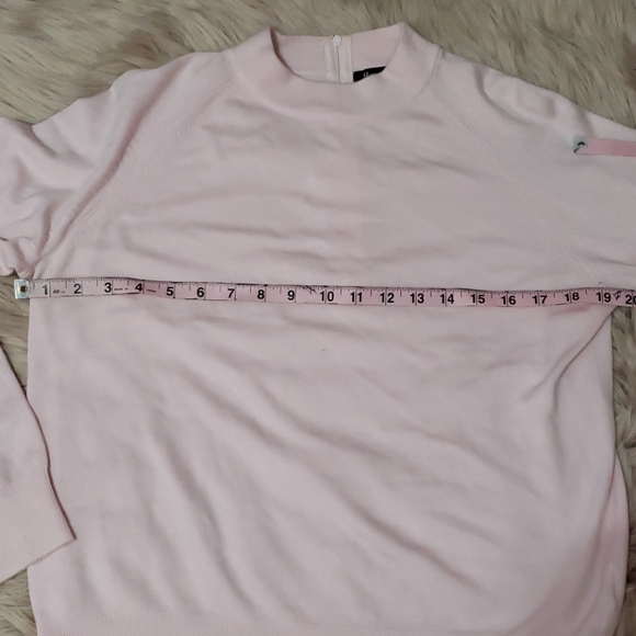 Soft pink mock turtleneck sweater - Picture 2 of 6